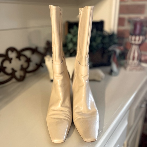 Gianni Bini Cream Leather Heeled Fashion Boots Buckle Strap Size 9.5 Side Zip - Picture 7 of 10
